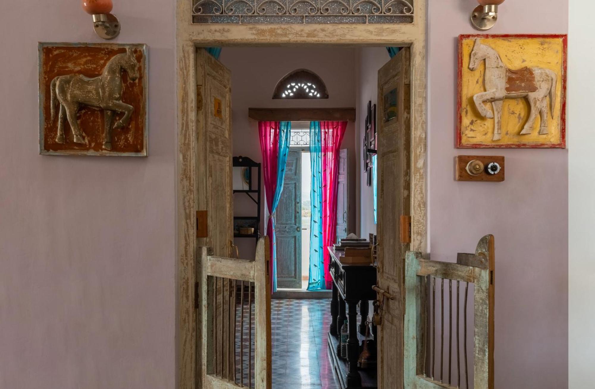 Kol Pol Mohalla Boutique Stay Удайпур Екстер'єр фото